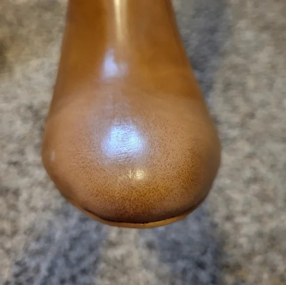 Colin Stuart Butterscotch knee-high heel faux leather boots. 9B - Picture 8 of 15